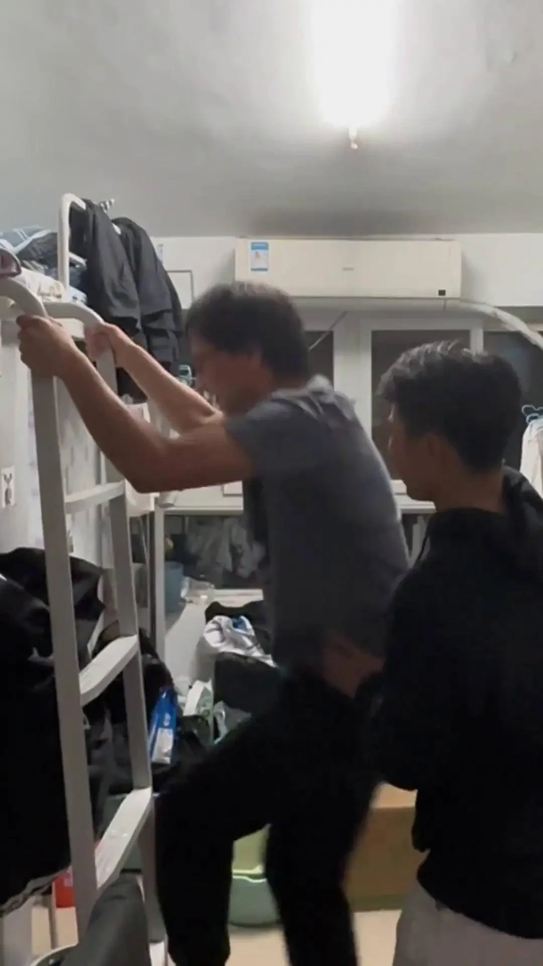 篮球体育生训练完回宿舍